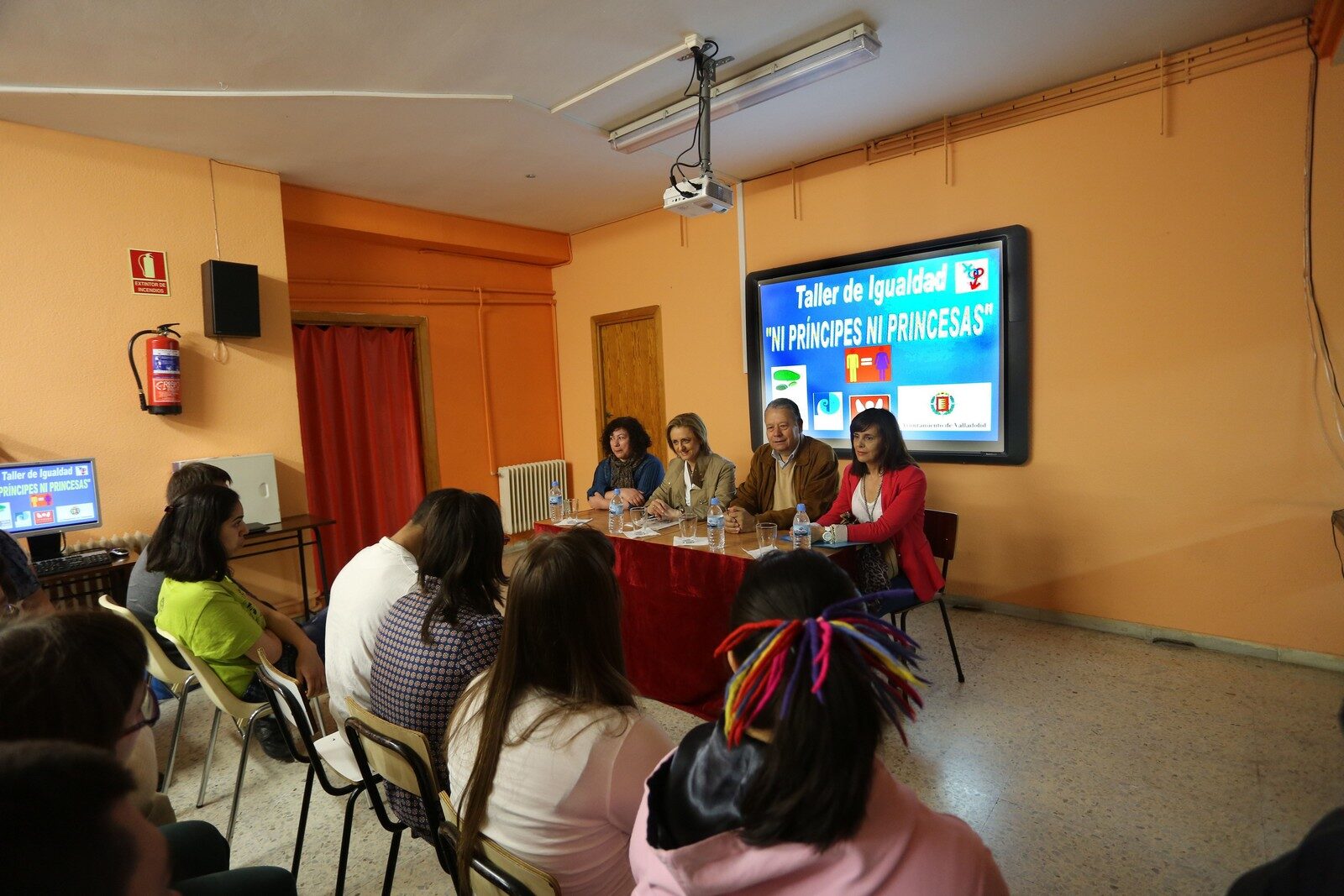DESTERRAR MITOS: NI PRINCIPES NI PRINCESAS