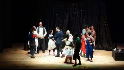 El grupo La Repanocha ganador de la VI muestra de teatro juvenil Villa de Serrada