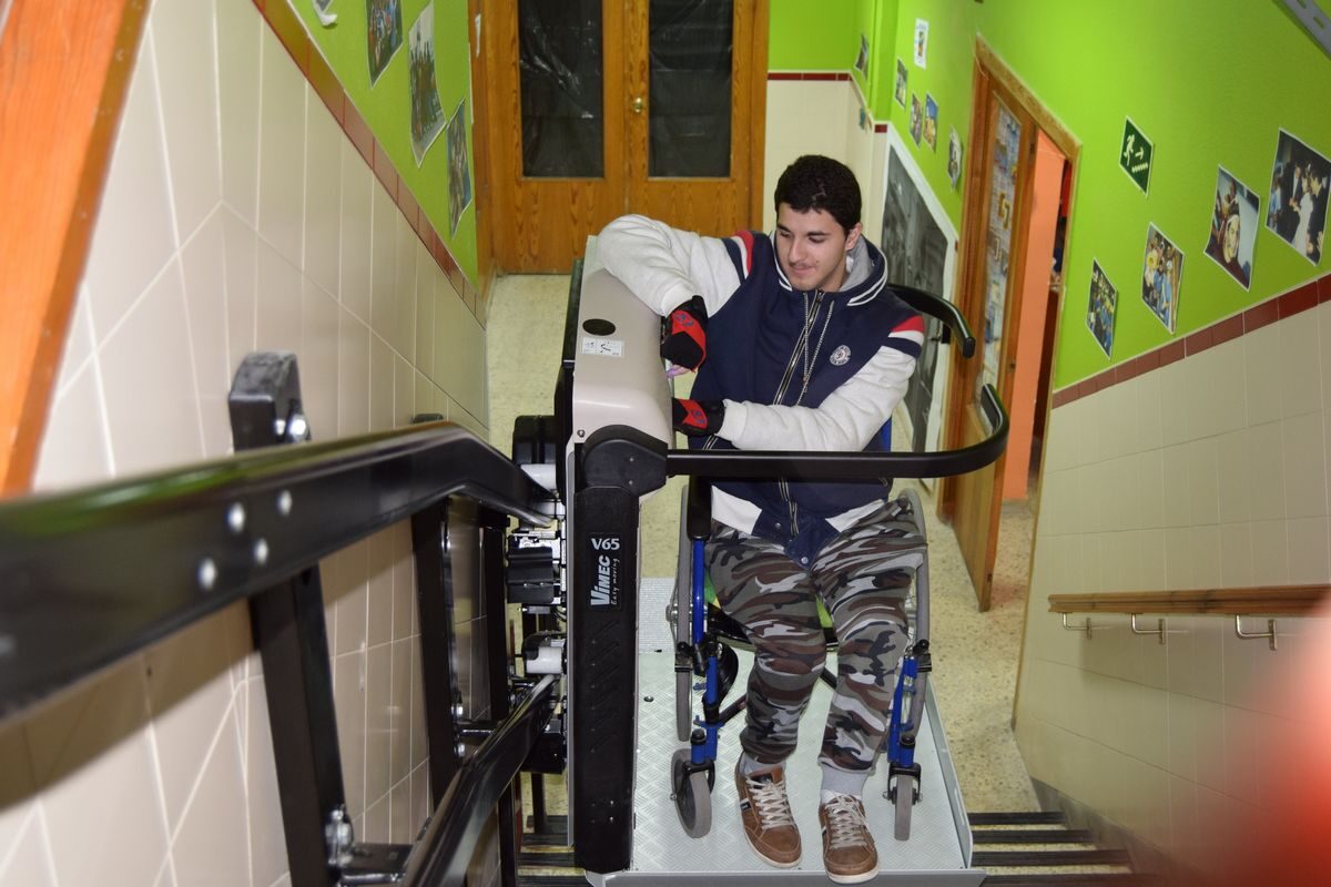 Plataforma elevadora en Tórtola
