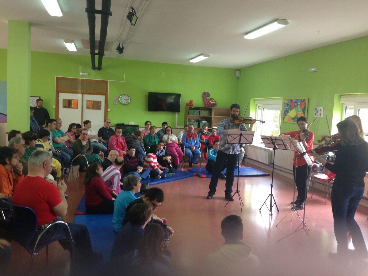 “Strings with Wins” de la OSCYL en ASPRONA-Fundación Personas