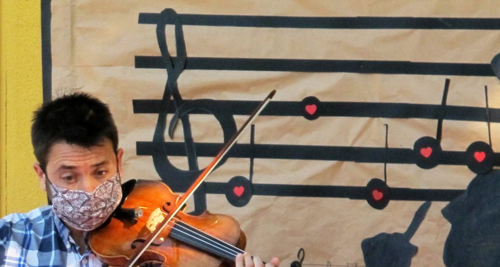 Beethoven «se cuela» en los jardines del Centro de Día El Pino